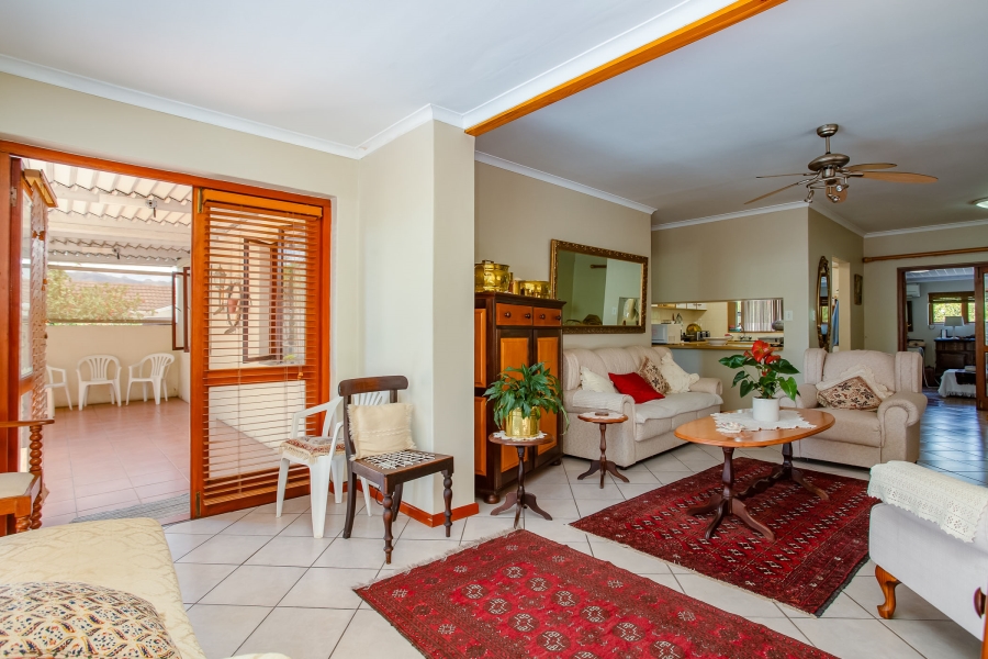 2 Bedroom Property for Sale in De Oude Renbaan Western Cape